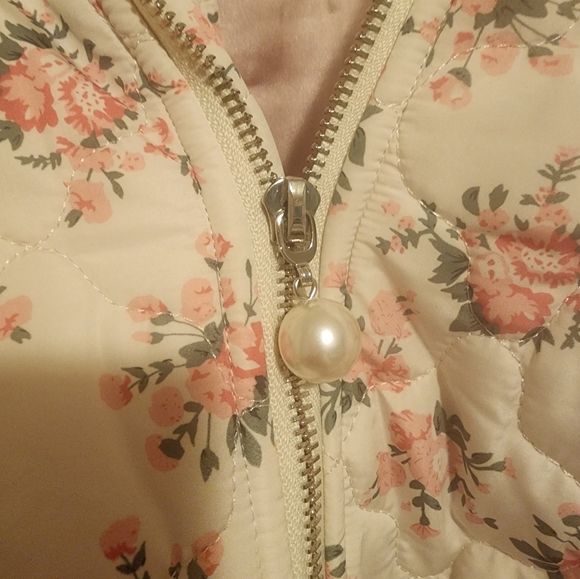 NWOT Small Oversized Floral Quilted Bomber Jacket Coat Coquette Cream Ivory Boho - Picture 7 of 9